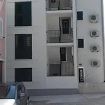 Apartment Sisa *