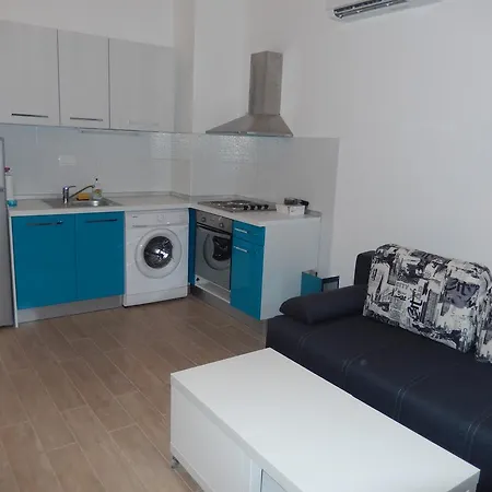 Sisa Apartment *